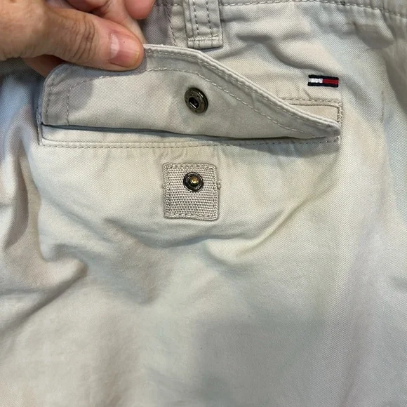 Tommy Hilfiger khaki cargo shorts size36 great condition super soft comfortable - Picture 6 of 14